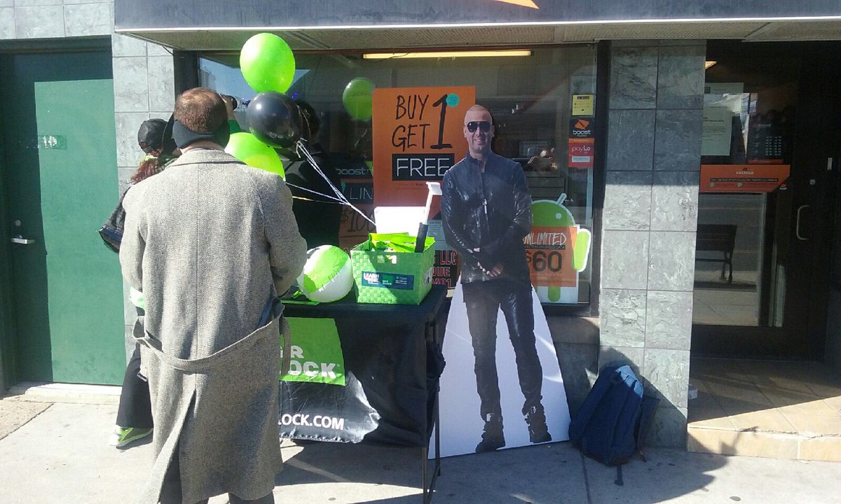 SPG_EYL's tweet photo. #JayCommunications partnering with @HRBlock to hook up #AtlanticCity customers this tax season! #Sprint4Philly https://t.co/w5UPOPgU52