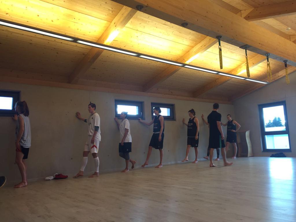 TZFriedl's tweet photo. TEAM DBB A KADER

Beim COROX im Therapie - und Trainingszentrum. https://t.co/iJ8VsrnWCl