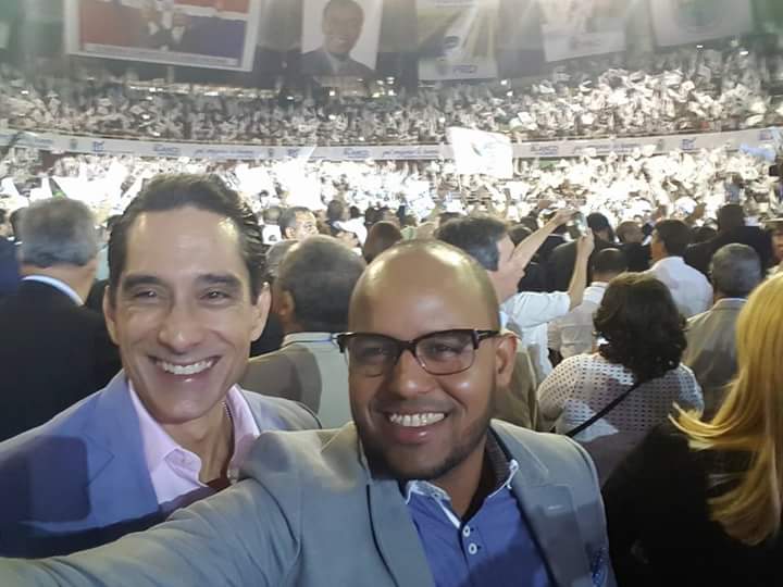 VRepublicaSTGO's tweet photo. PVR presente Proclamación Danilo Medina acto PRD. @sotojimenezv @tavarezsuarez @DanielGuillenG @Carlitocheung https://t.co/q2yDfJRJSx