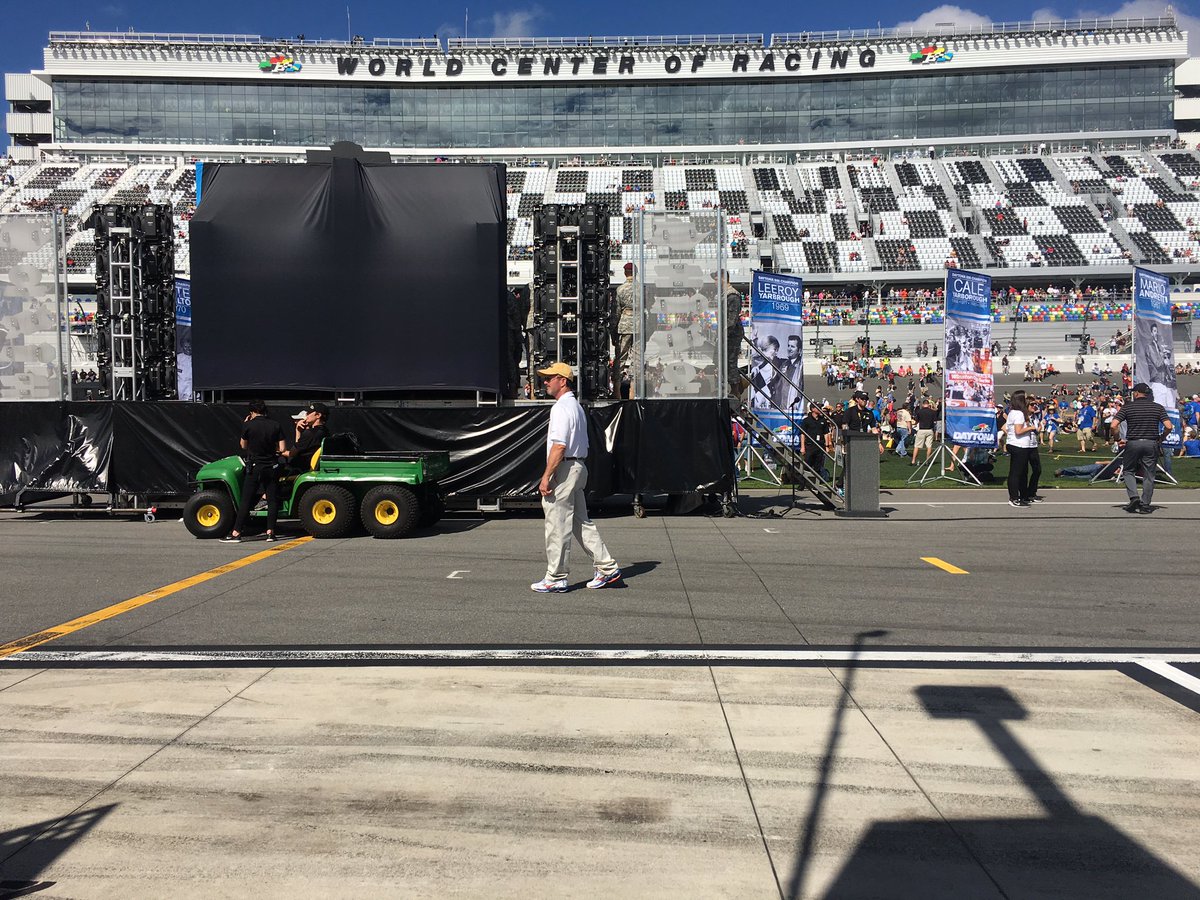 BigEdWatkins's tweet photo. My view for the day!!! Wish us luck and let's win this thing!!! #DAYTONA500 @CGRnascar @KyleLarsonRacin https://t.co/HR5XFnipup