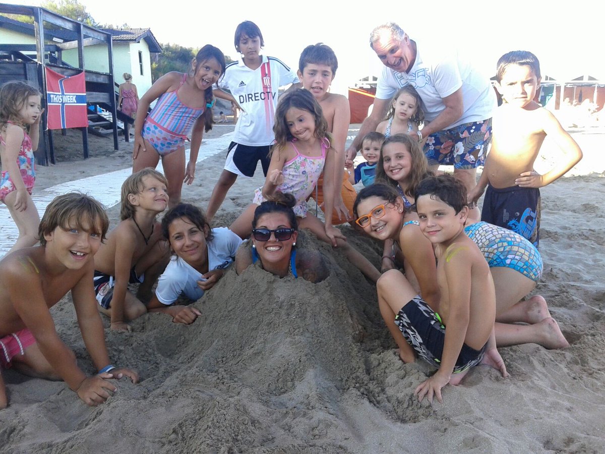 EventosAnimar's tweet image. Despedimos a la Profe!!! Hemingway, Valeria.