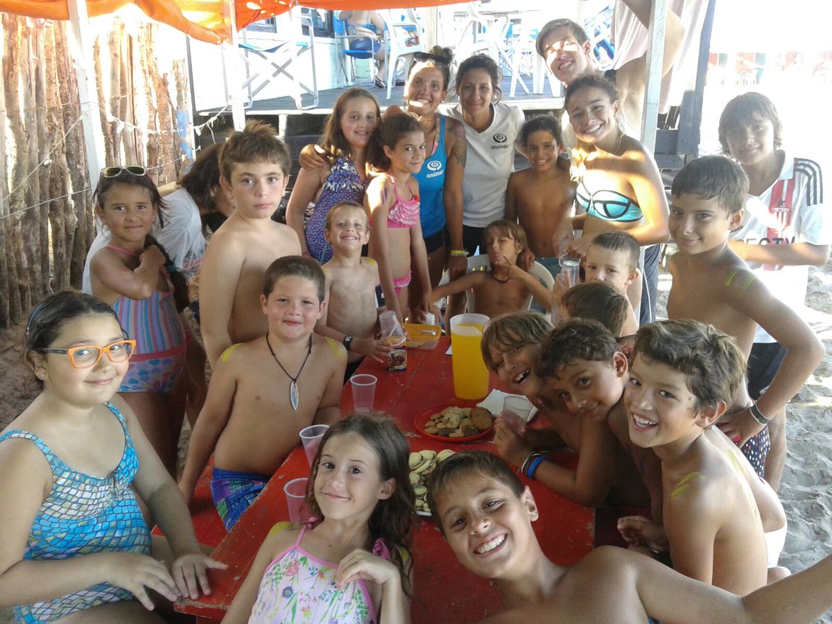 EventosAnimar's tweet image. Despedimos a la Profe!!! Hemingway, Valeria.