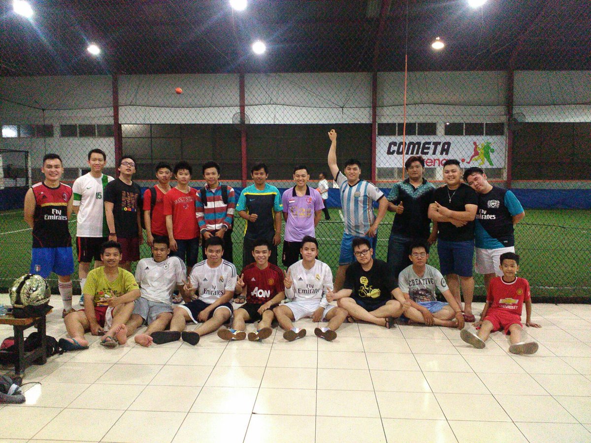 Remaja_Imanuel's tweet photo. Ini adalah kegiatan sore kami futsal bersama "We Are Imanuel Team" https://t.co/6E3j4NQcCU
