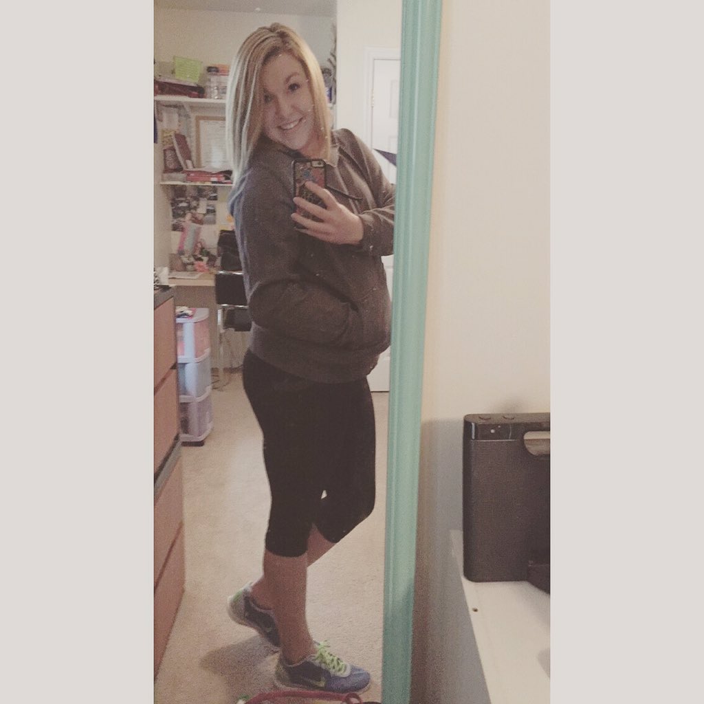_Jabbbs's tweet photo. #SundaySelfie is still a thing right? Okay cool https://t.co/AztIeIwafg