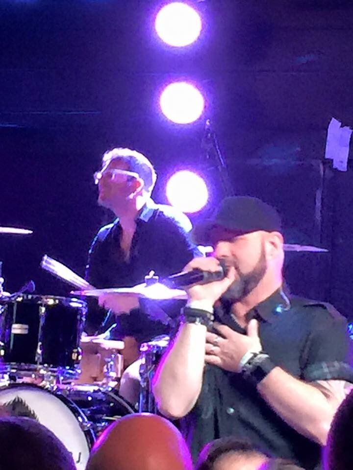 I can't believe how Huge that crowd was last night at The Pointe. So Much Fun! Thanks for the photo, Patti!
