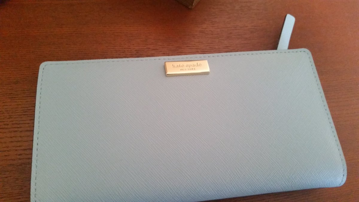 Win4Skin's tweet image. Just added to the auction : a @katespadeny wallet from @MarkHardingCG #win4skin