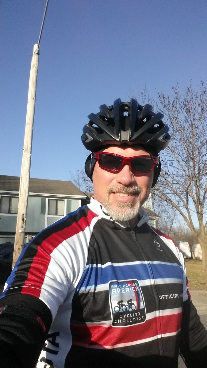 RRT4GCycling's tweet photo. Great brisk ride in Kansas City, 38 degrees and windy. Coffee never taste so good. #raam #training #coldriding https://t.co/jgZ2RQx9lz