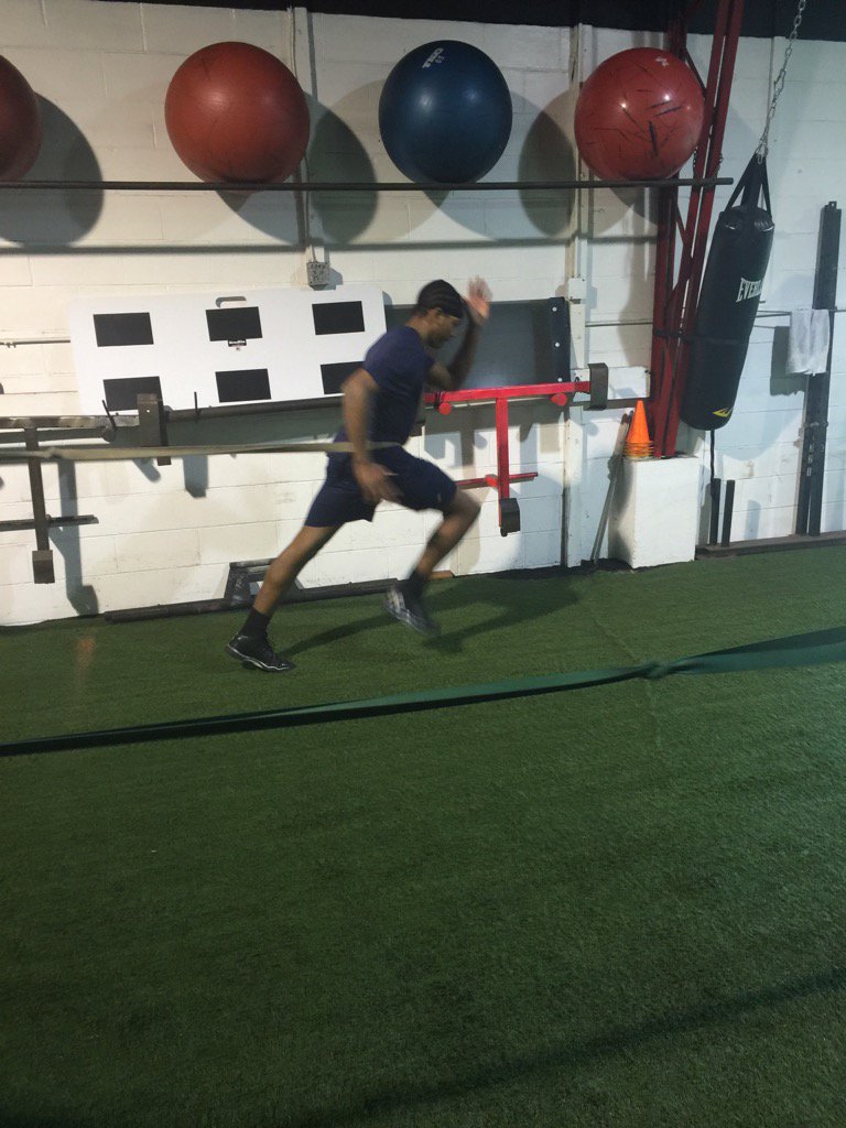 mattbernardofit's tweet image. Sunday morning sprint mechanic work with @TNJ_ELITE hs baseball stud jamal #trainfast #tnjelite #teambernardo