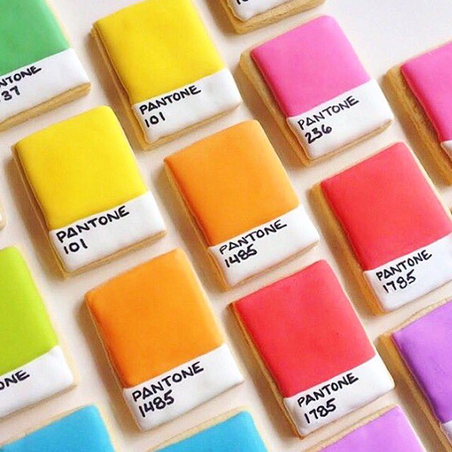 mini_creatives's tweet photo. How great are these #pantone inspired cookies? 🎨 Image via #pinterest https://t.co/9PtnEx2iWZ