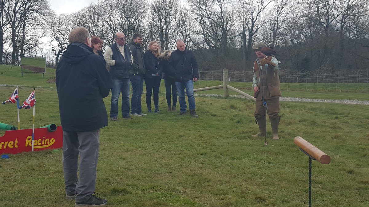 DariaHoffmann11's tweet photo. What a great day!!! Winter BBQ. LREastnor, Hibernot @stratstoneuk @LandRover_UK @LandRover https://t.co/eV1PHAdYCu