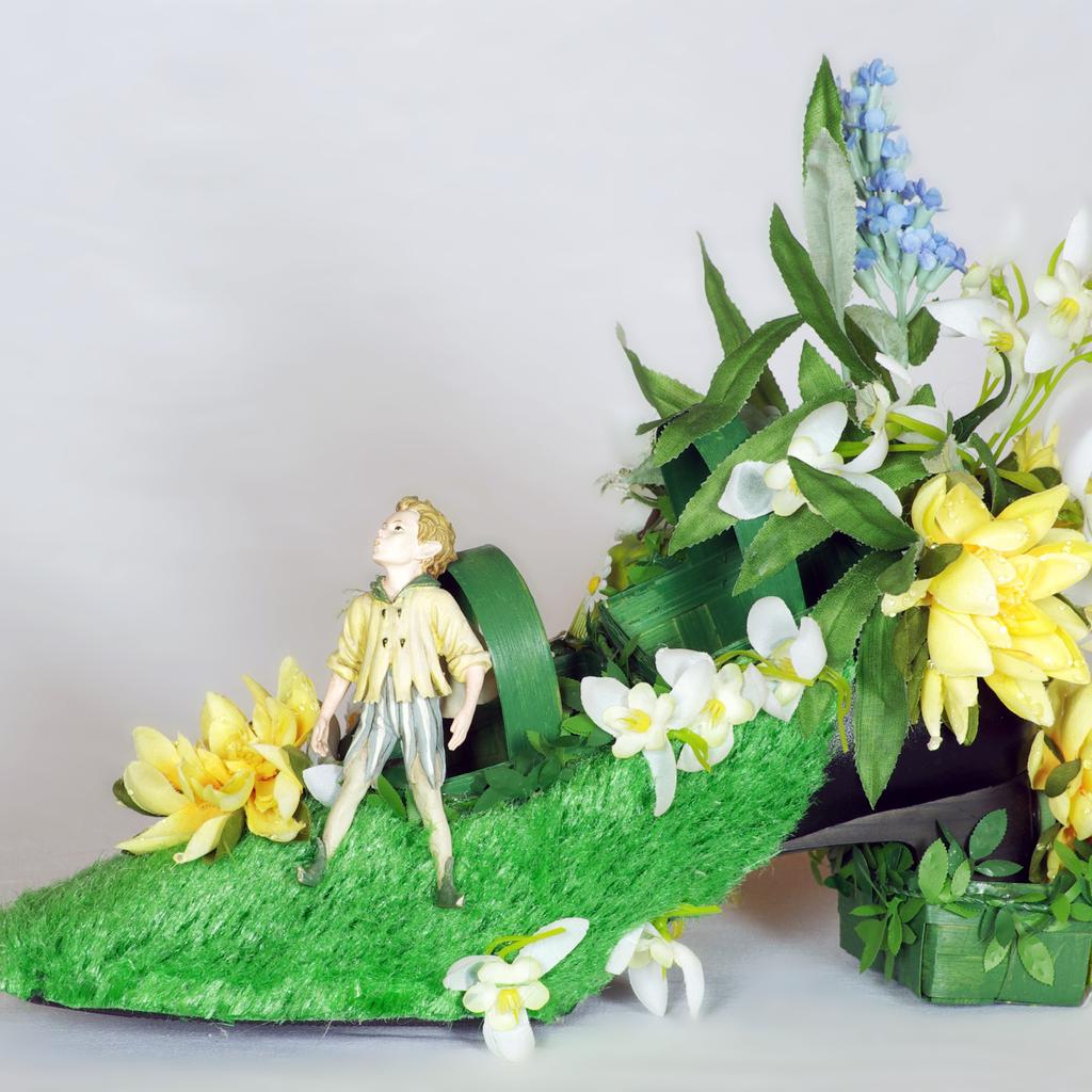 SilviaLarts's tweet image. #springShoe#SilviaLLüftenegger#Lueftenegger#Luftenegger#RosaRot#PinkBox#PinkBag#shoes#contemporaryArt#art#