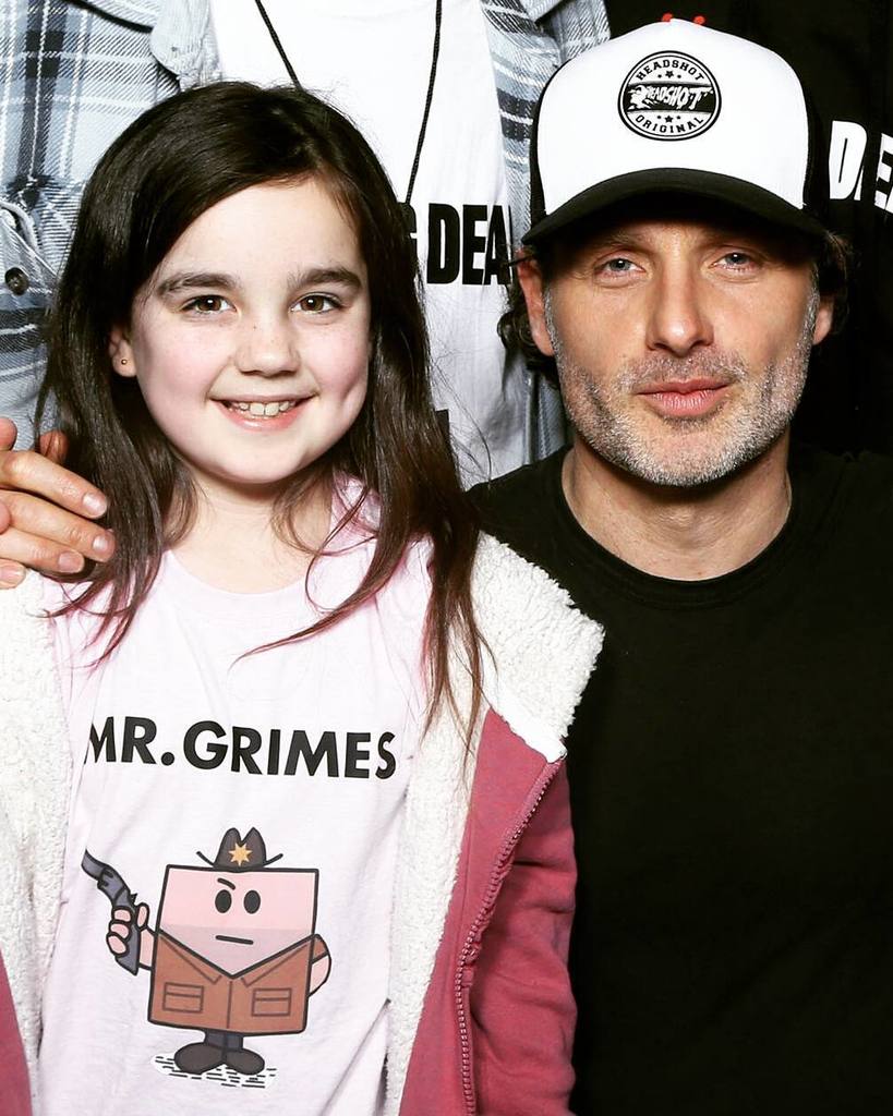 robosheauk's tweet photo. Mr Grimes I presume... Andy Lincoln meets Niamh O'Shea at #wsclondon #thewalkingdead #mrmen #andrewlincoln #rickgr… https://t.co/8pF9DDqJIS