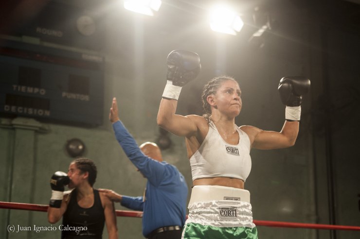 JuanIgnacioCalc's tweet photo. Anoche, la Chiqui Rivera dio cátedra de box. Felicitaciones al @ToroDominguez y al @BoxAtlanta https://t.co/V0XyUtWUTQ