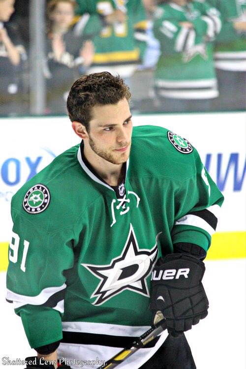 NHL no Twitter: Tyler Seguin, the perfect follow. @tseguinofficial   / Twitter