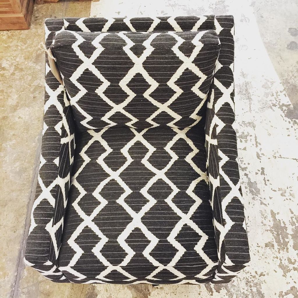 😍 It's happening... We're loading the store with upholstery! You know what's just around t… ift.tt/1QsjPqr