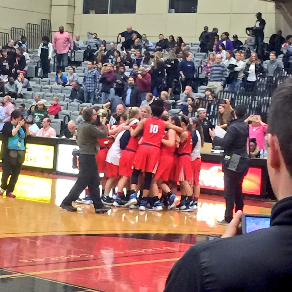 NJScom's tweet photo. Saddle River Day are your #BCWCA champions! Congrats @SRDSMbasketball https://t.co/PYymX7Sjzg