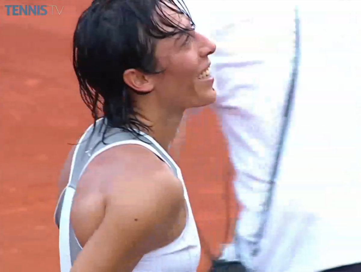 OpenCourt's tweet photo. Rogers applauded Schiavone on way to net before giving her a hug. #bonuspts Lots of huggin'. Great moment https://t.co/I1X4XICYic