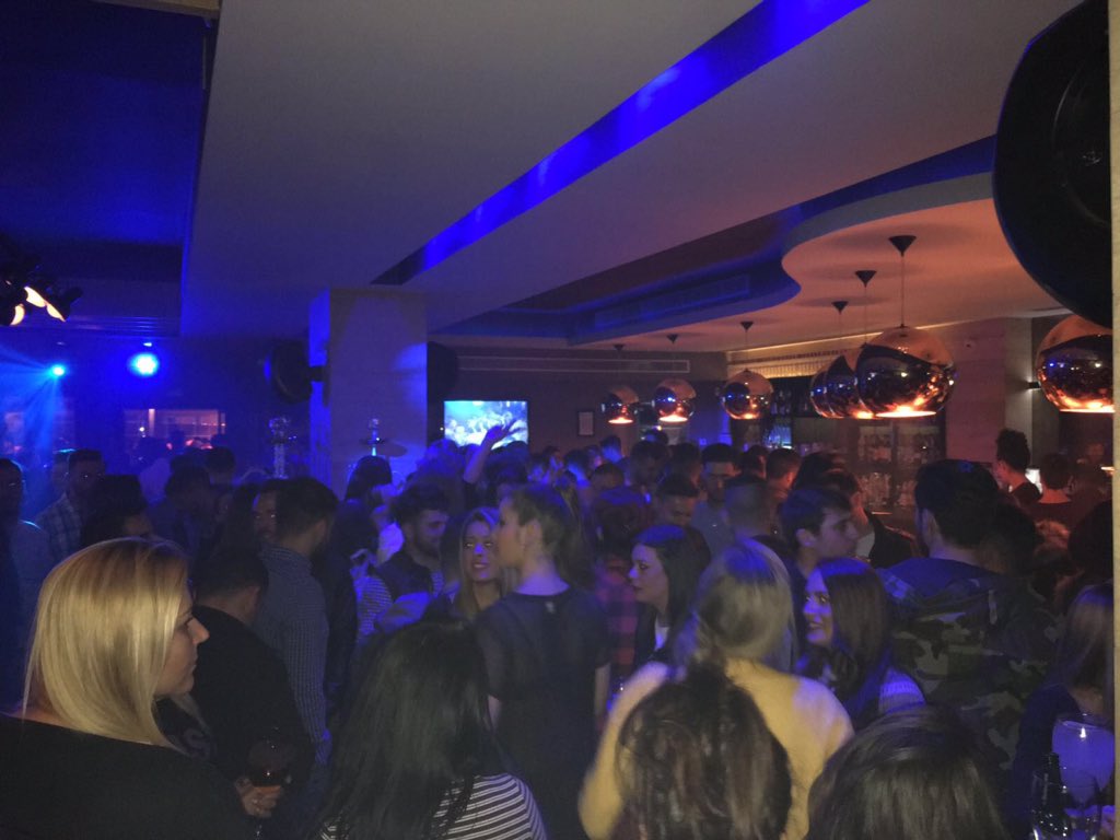 GingerSevilla's tweet photo. Busca, compara y si encuentras algo con más flamencura que los domingos de @GingerSevilla, dínoslo. @nicolaidis_8 https://t.co/aBnTMbFTJF