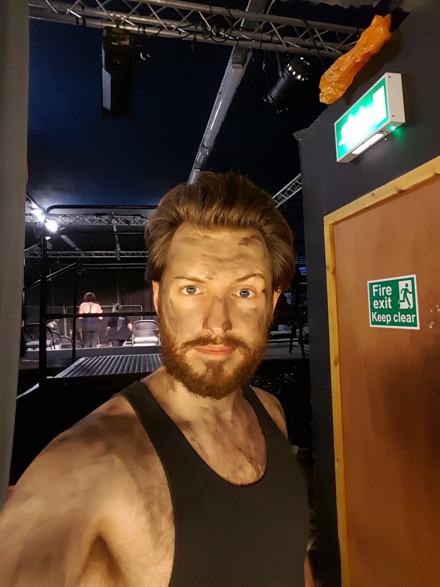 TomDavidManning's tweet photo. Getting filthy for the last show of the week.
Animal Farm @CourtyardHoxton 7:00
#DirtyActor https://t.co/2nI9XR6jv8