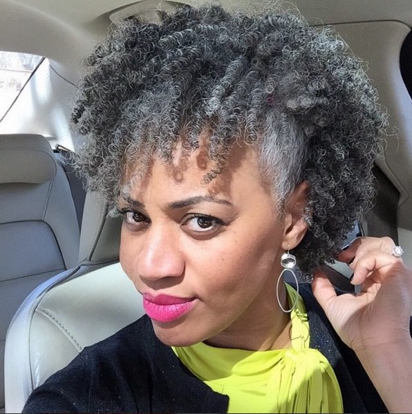 Seriouslynatura's tweet photo. Does Plucking One Gray Hair Make Three Grow Back? Time To Find Out! https://t.co/awbxYolAH7 #aginghair #grayhair https://t.co/5U9pVBip8Z