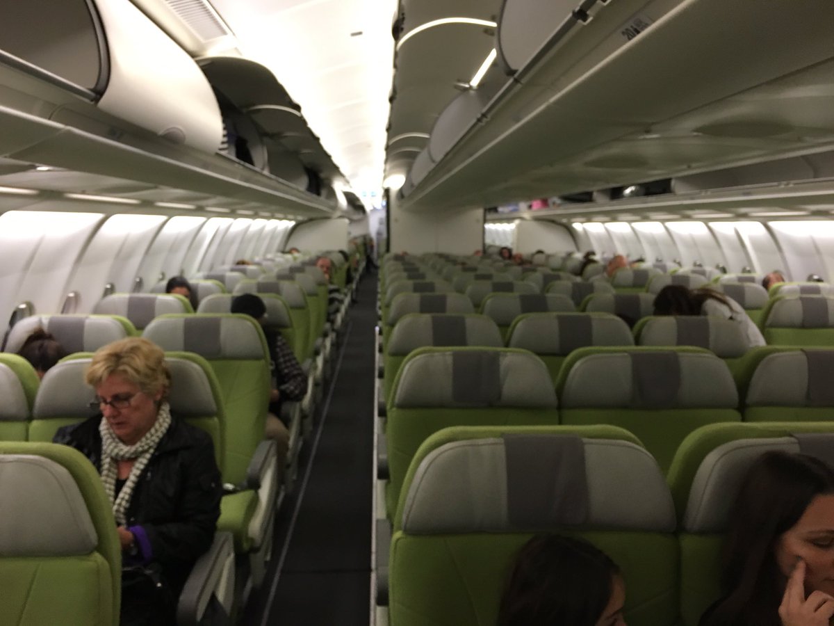 mrcampa007's tweet photo. Aquí llega mi primer #braggies nada mejor que volar a #palma con @AirEuropa en un flamante @Airbus todo Business!! https://t.co/kvVF6hfyYN