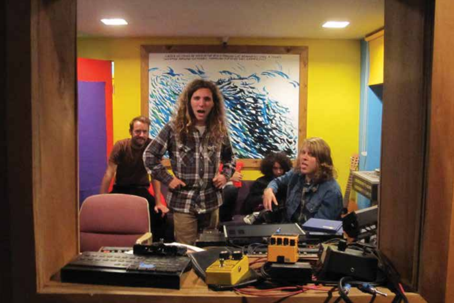 friscofreakout's tweet photo. My piece on @HeronOblivion @howlinrain @6organs @meglingbaird @tysegall @TheOhSees @sicalps https://t.co/AiWceaqLTR https://t.co/Bx0gPOfdw2