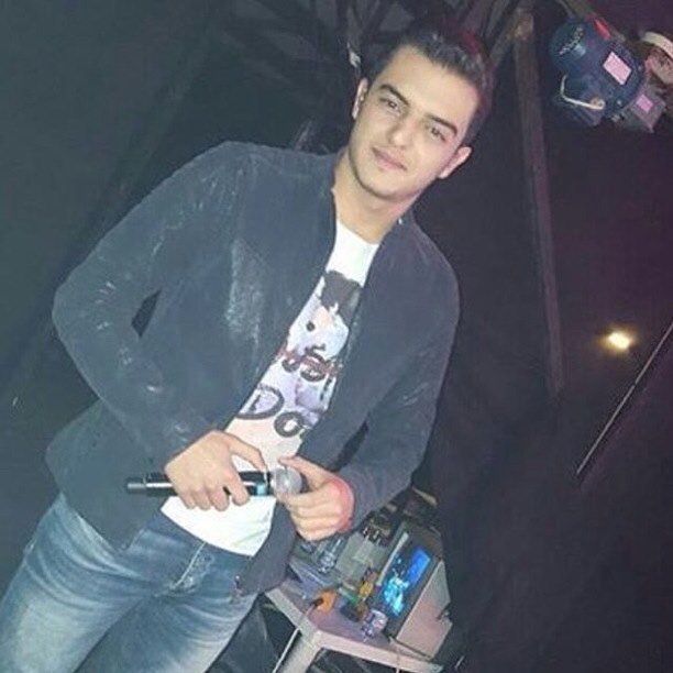 Rihanna1995H's tweet image. Plz Follow 🎤🎤🎤
👇👇
📷📷instagram.com/raphael_jabbour   
👇👇
  
#RaphaelJabbour
#FirstTechJob