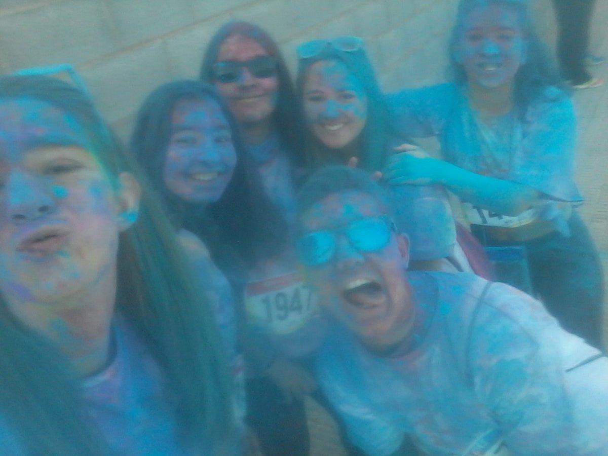 leire_vs's tweet photo. Gran domingo! 🎉🏃🎶💃😌😍💋 #runofcolors https://t.co/E4BaDIodh6