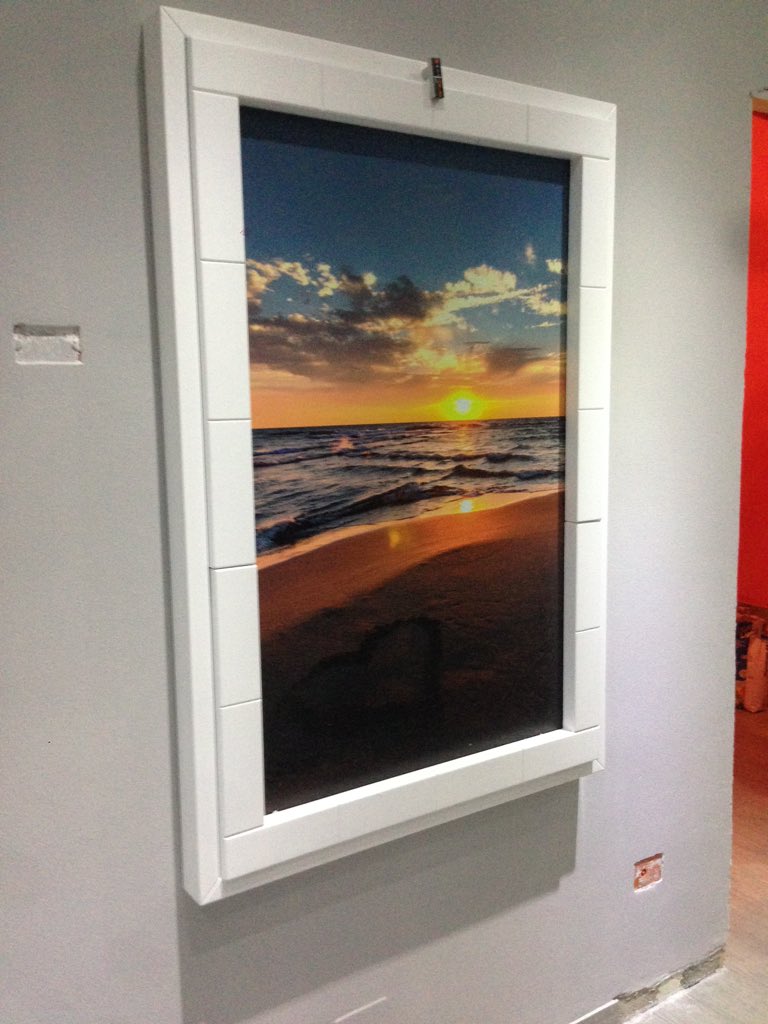 PAUSINItiAMO's tweet photo. Oggi mi sono regalato le sedie...😁😁😁 #walltable #tramonto #tavolofavoloso https://t.co/dPeiWIIJZj
