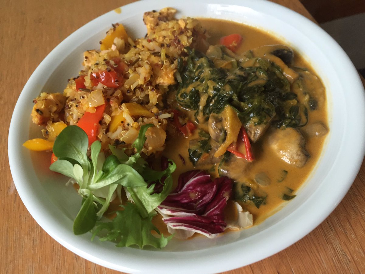 birgitjott's tweet photo. Dinner #Abendessen #gemüse #Sonntag #blattspinat #Paprika #Champignons #Curry #scharf #dinner #lecker #yummi https://t.co/H0sND0XVWm
