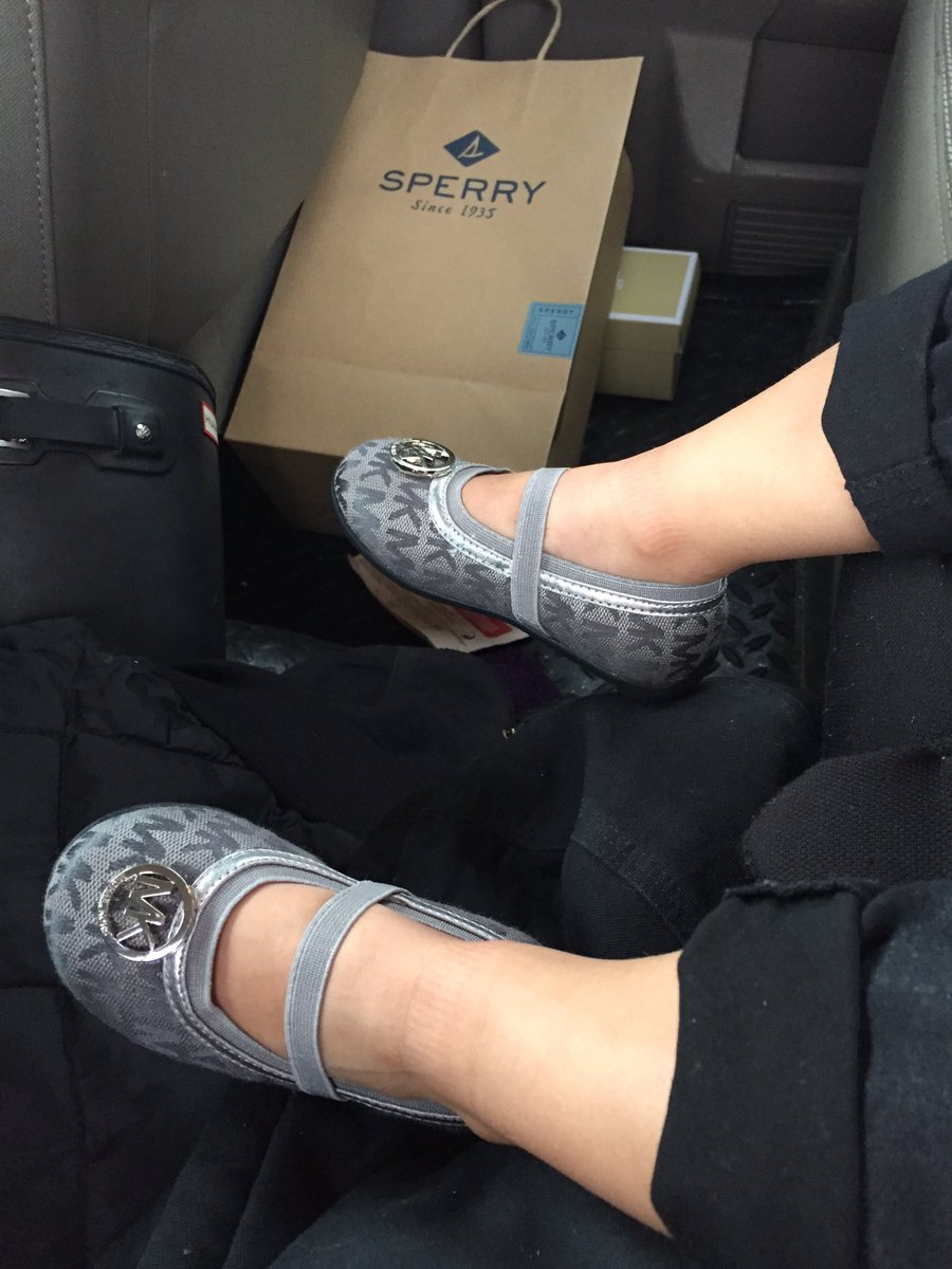 SirDukeOfTexas's tweet photo. Couldn't help my self. 💁🏻👠 https://t.co/Nc4bjiShrh