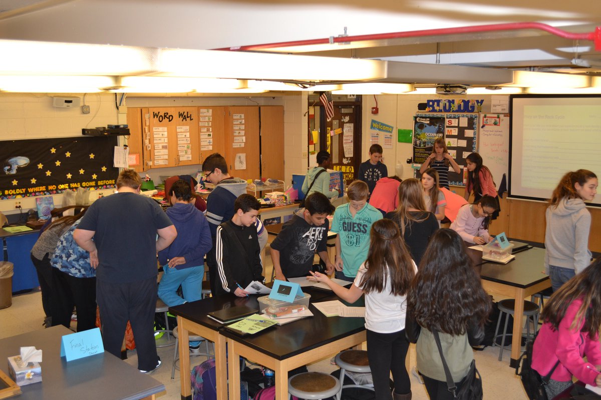 DrDScience's tweet photo. Rolling through the Rock Cycle. #funinscience #conradyjaguars https://t.co/xMVjtetMnl