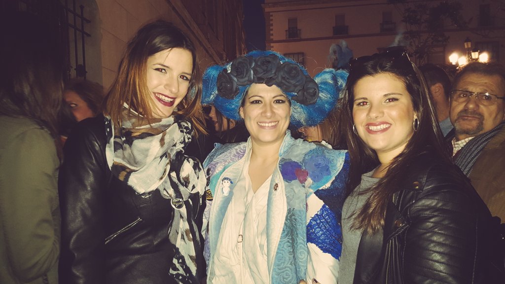 MarinaRives's tweet image. Despidiendo el carnaval con #LaComunidad. Un cajonazo en toda regla, gran comparsa 😍 @milianoneto