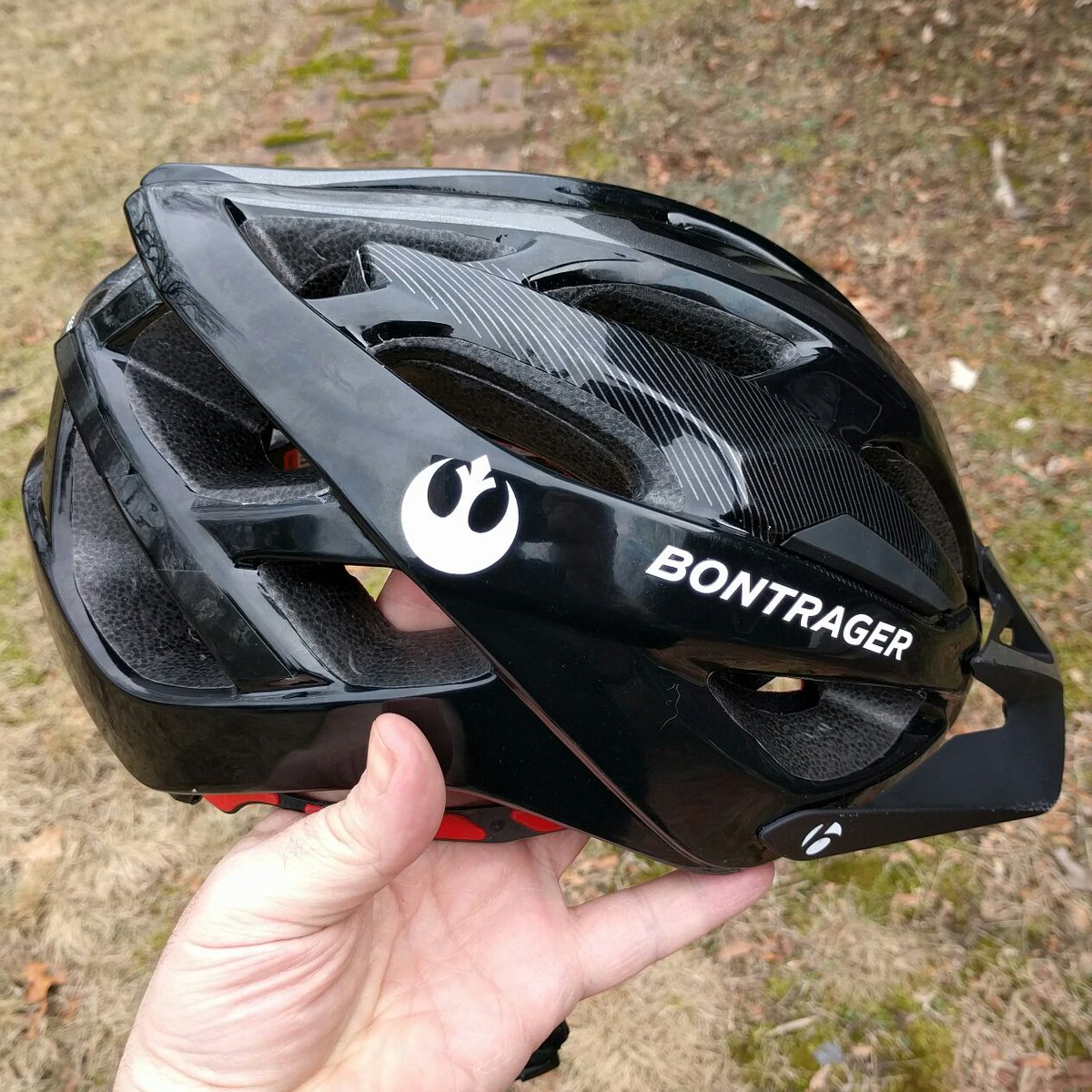 Ihnatko's tweet photo. Reason #2 why I wear a helmet: safety. Reason #1: Jedi stickers are super painful to pull off of my hair. https://t.co/ZKdkmktRBG