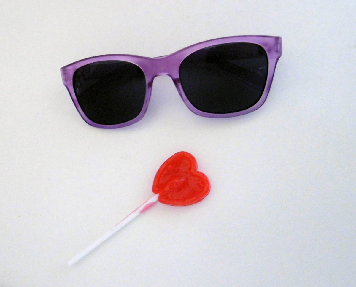 Empar07's tweet image. Lolita... on my desk @suffragettecine 
#MinimalVersion