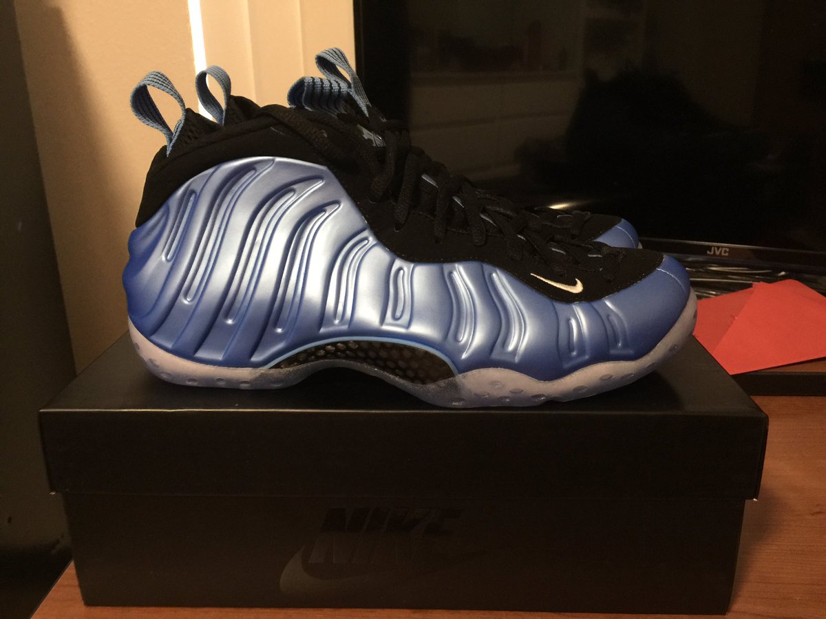 retros4U's tweet image. Sz 9 DS $300 plus ship RT Pls @NikeLawd @Deadlaced @billy_326 @Buyandsellkickz @InaboxKicks @CopThese @SneakerCell