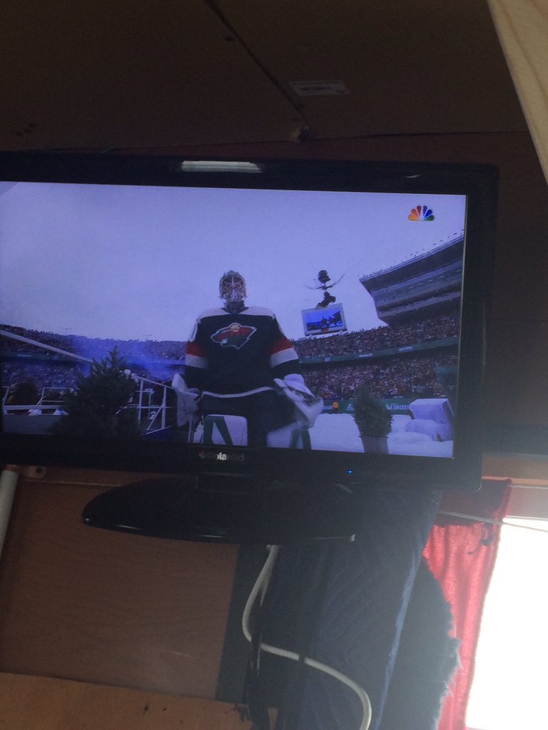tommyomch2yng's tweet photo. Nothin like a MN Wild game on and ice fishin #StadiumSeries #mnwild #iceshack# https://t.co/PsPgU4EgOU
