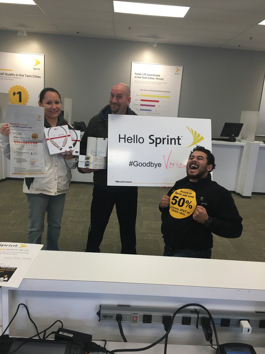 skaar_chad's tweet photo. See ya VZW!! Welcome to the Sprint family! Enjoy your new toys! #BESTNETWORK @mmcmahon09 @TeamTNT @DCalzone77 https://t.co/sIGi3KrmWu