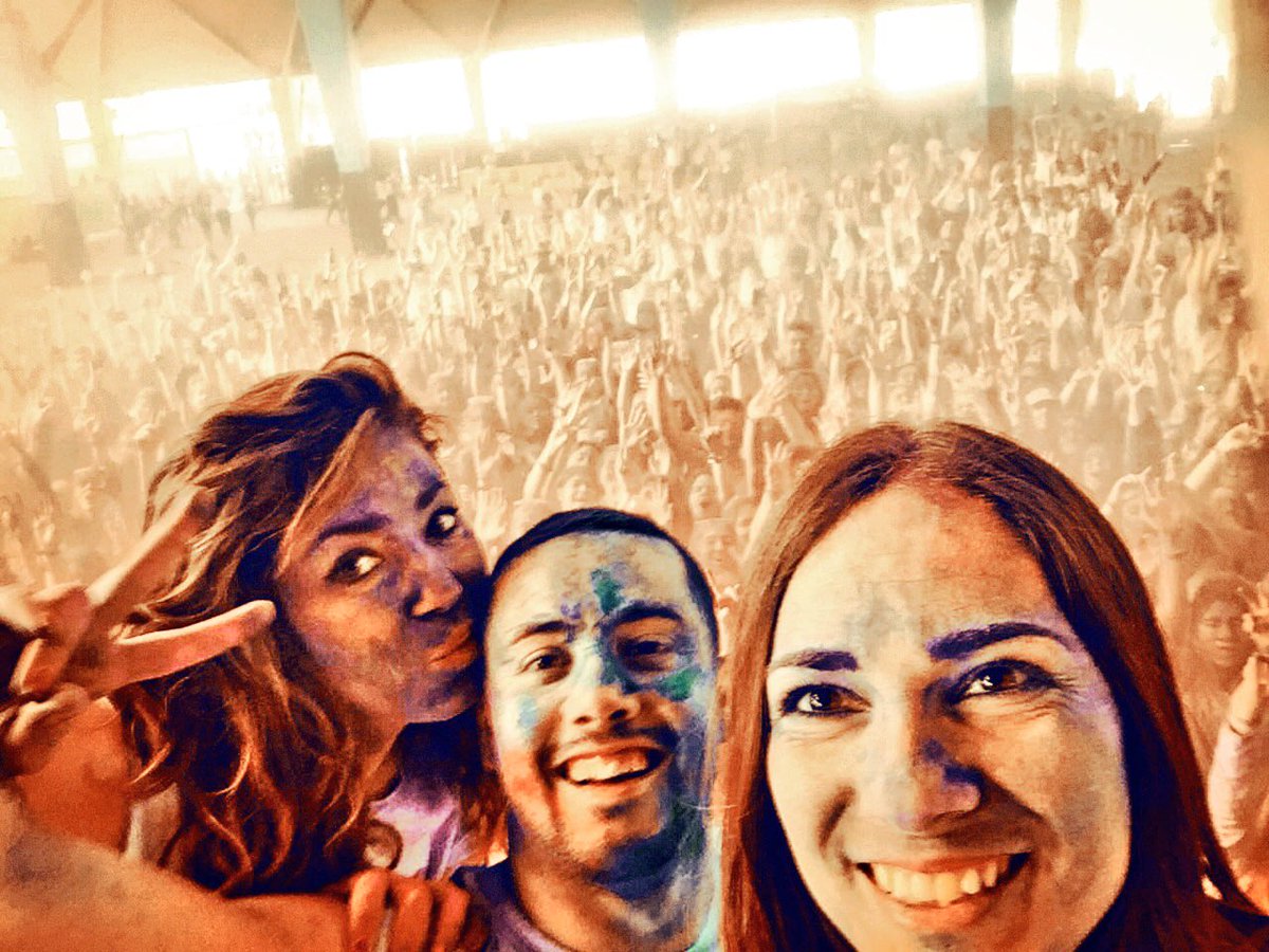 Danny_QO's tweet photo. En #runofcolors Castellón, bailando y animando a toda la gente!!

#onthestage #urbandance #Castellon #fiesta #baile https://t.co/6h89tlDoSN