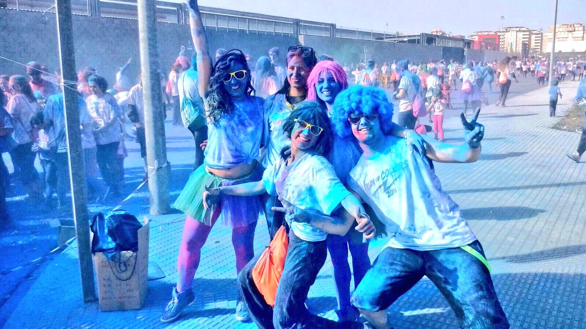 FuriousDancers's tweet photo. En #runofcolors Castellón, bailando y animando a toda la gente!!

#onthestage #urbandance #Castellon #fiesta #baile https://t.co/G9cTjLy2dW