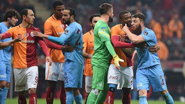 sergenyalcin's tweet photo. İşin çivisi çıktı ... Sorumlular ise koltuklarına çivi çaktı ! https://t.co/wLGY491XJ7