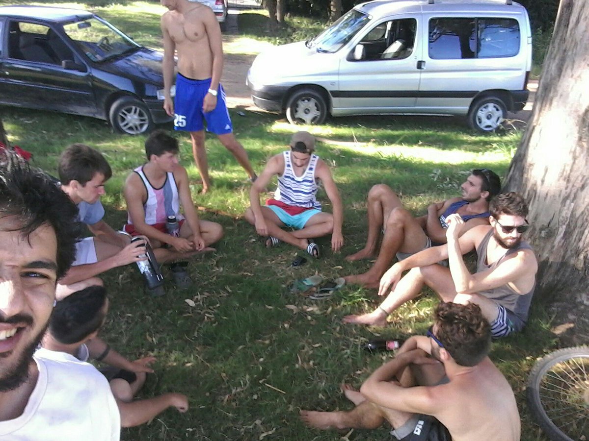 ChirolasSt's tweet photo. Se reunio el chirolas de cara al campeonato 2016 https://t.co/J4fMyEw659