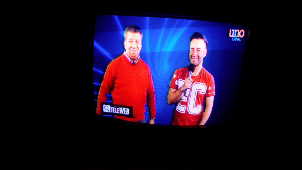 15_Solecito_XD's tweet photo. @mtwramirez Matiu viendote en la #TeleWeb 😃 @CanalUnoCo con @hernanorjuela que buena programa https://t.co/e9vawJkjiH