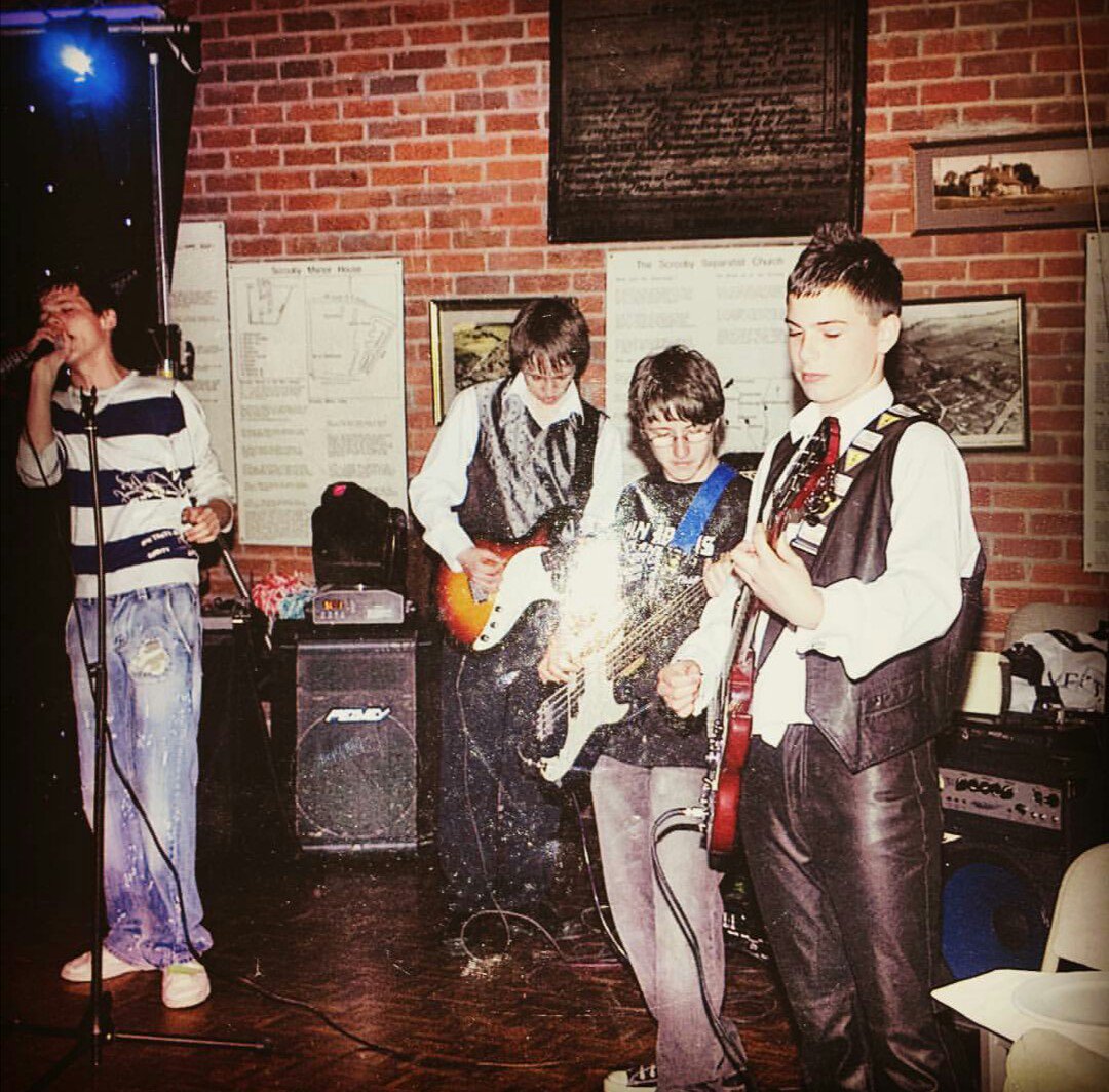 Boobear_Updates's tweet photo. @Louis_Tomlinson a charmer even back in the day!!! 😍😊💞💋 https://t.co/fkUZgk5Bup