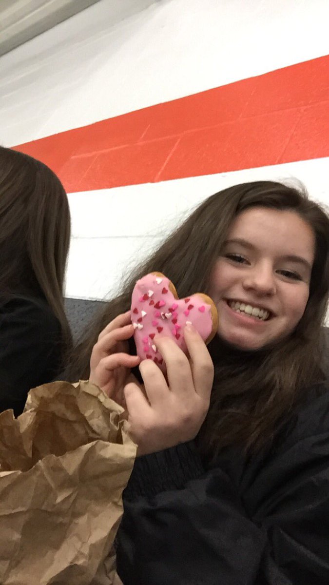 taylormagda12's tweet photo. happy bday to my fav person/hockey fan ilyyyyyy 💕🤘🎉🏒✌️🌀👯 https://t.co/Cf3ChGLTRq