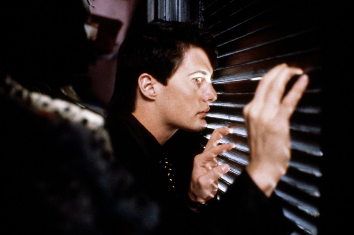 WgtnFilmSoc's tweet photo. Don't hide @Kyle_MacLachlan! The star of our #LynchLaunch next week has a birthday. Best wishes with a helping of 🍩 https://t.co/fLnPFj5scP