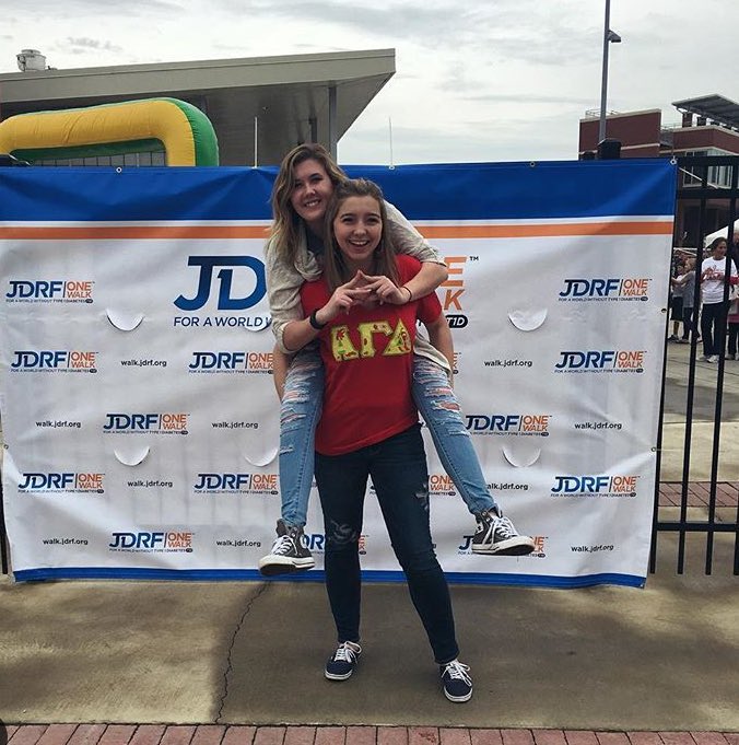 AlphaGamUofSC's tweet photo. Such a great day turning #TypeOneToTypeOne with @JDRF! ❤️💛💚 #AlphaGammaDelta https://t.co/Vc4YDkqBs7