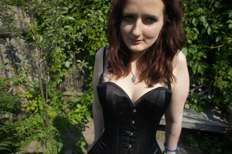 thenardibae's tweet photo. throwback to when i looked good in a corset https://t.co/tS78osijLs
