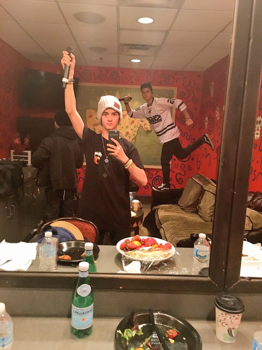 JackAndJack's tweet photo. CLEVELAND! TIME TO RUPTURE SOME SPLEENS! https://t.co/HDKYx6n1Yx