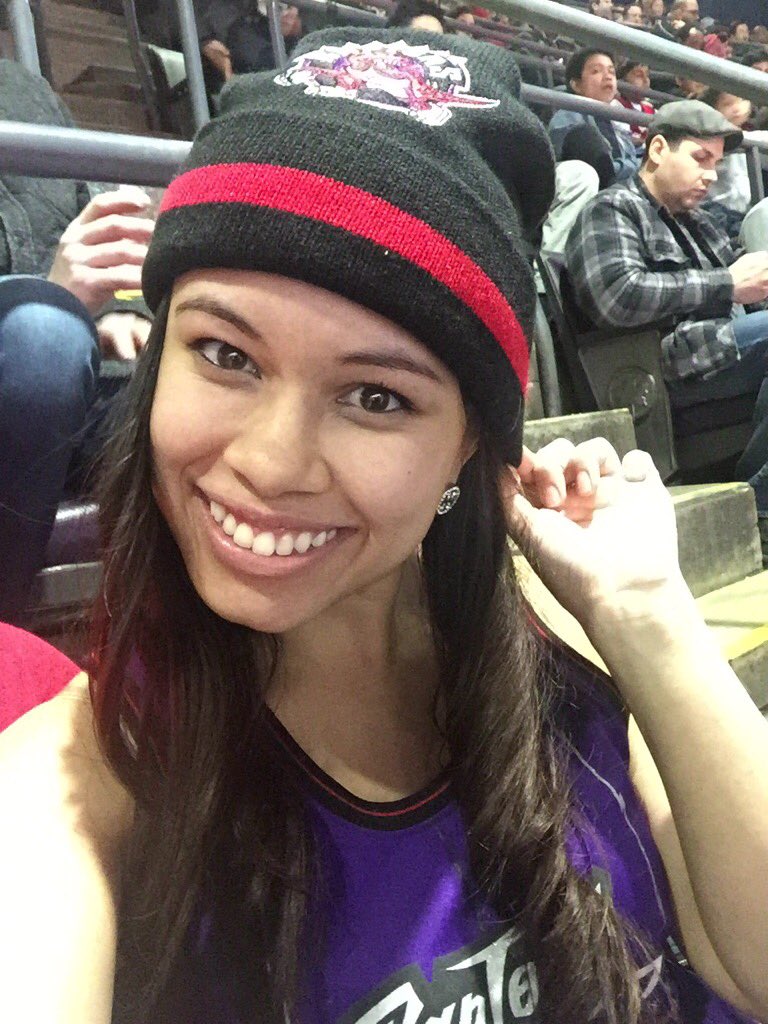 ness_teee's tweet photo. Got the @Raptors gear going on at the game!! #moneyforlife 🏀 https://t.co/Q0TvpZVhgL